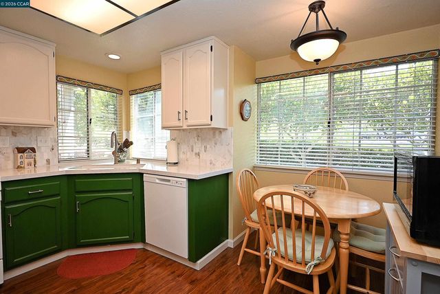 6670 Edgewood Way, Castro Valley, CA 94552