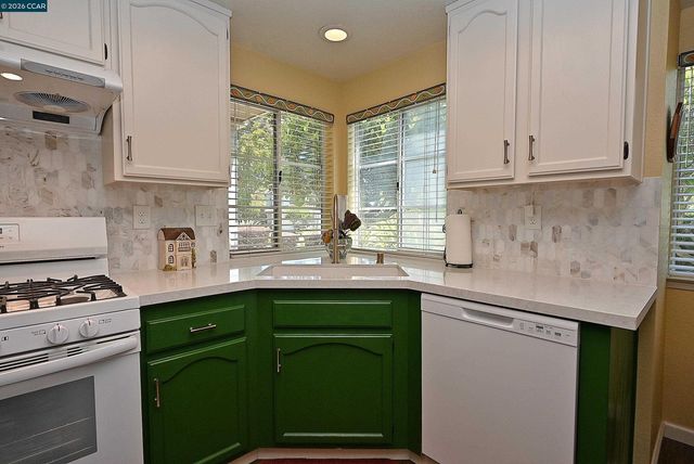 6670 Edgewood Way, Castro Valley, CA 94552