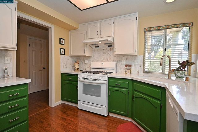 6670 Edgewood Way, Castro Valley, CA 94552