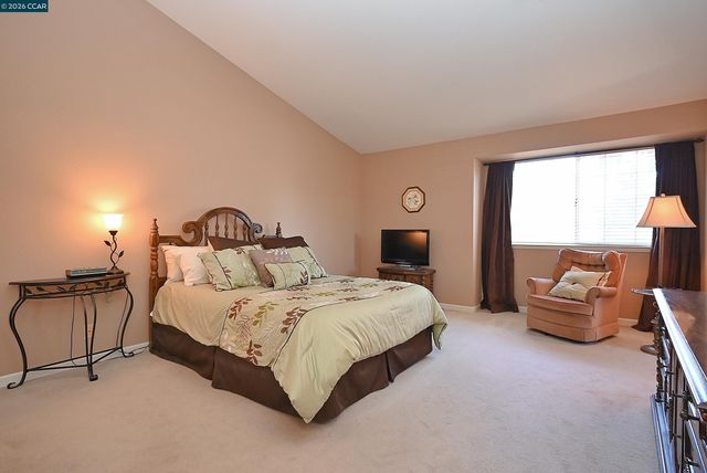 6670 Edgewood Way, Castro Valley, CA 94552