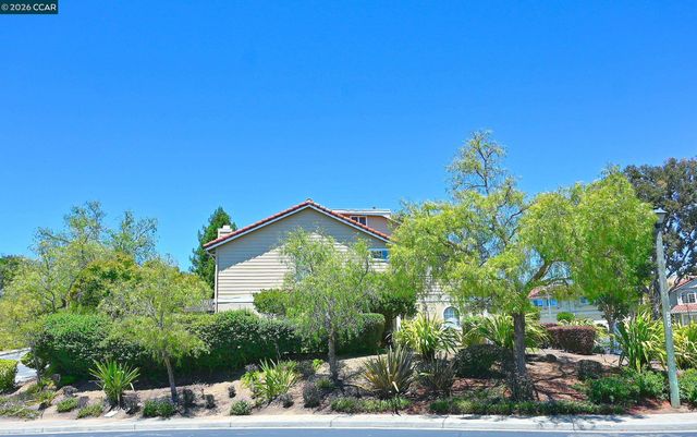 6670 Edgewood Way, Castro Valley, CA 94552
