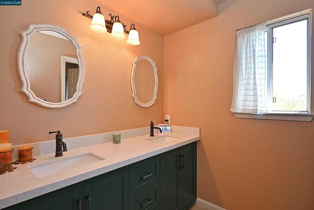 6670 Edgewood Way, Castro Valley, CA 94552