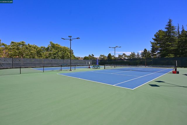 6670 Edgewood Way, Castro Valley, CA 94552