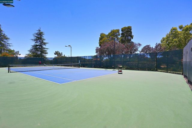 6670 Edgewood Way, Castro Valley, CA 94552