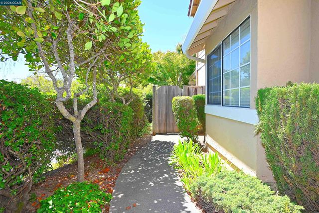6670 Edgewood Way, Castro Valley, CA 94552