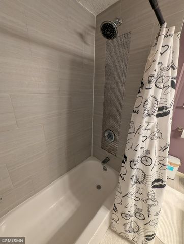 5011 Vera Cruz Avenue N, Crystal, MN 55429