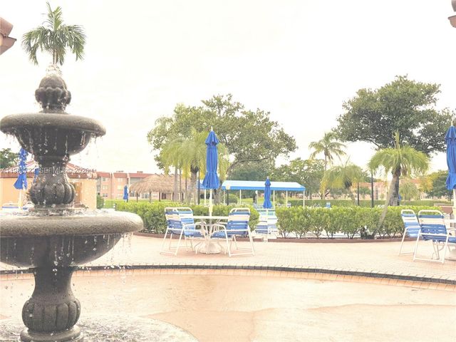 9900 Sunrise Lakes Blvd 102, Sunrise, FL 33322