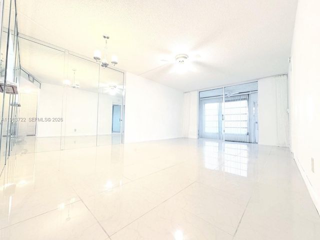 9900 Sunrise Lakes Blvd 102, Sunrise, FL 33322