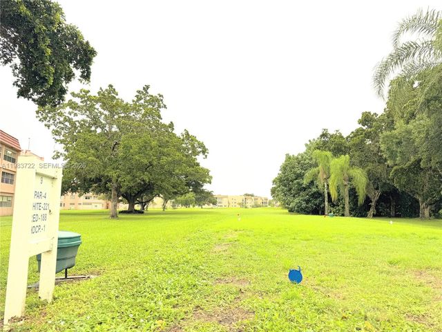 9900 Sunrise Lakes Blvd 102, Sunrise, FL 33322