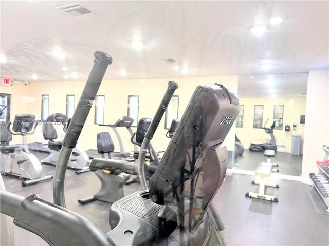 9900 Sunrise Lakes Blvd 102, Sunrise, FL 33322