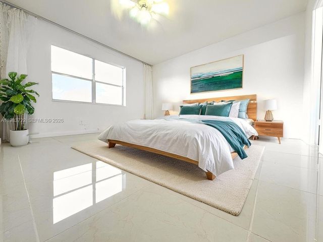 9900 Sunrise Lakes Blvd 102, Sunrise, FL 33322