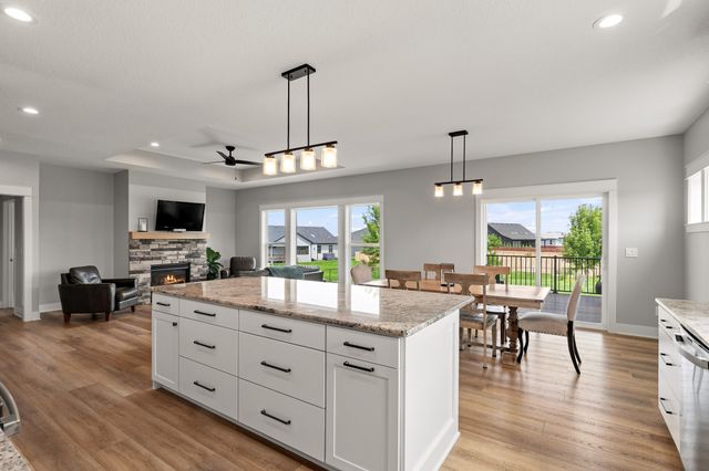 1914 Timberview Drive, Norwalk, IA 50211