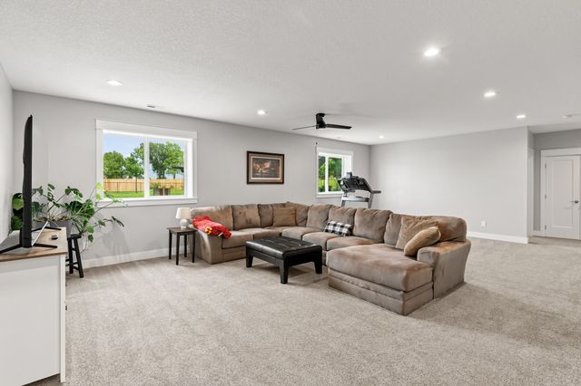 1914 Timberview Drive, Norwalk, IA 50211