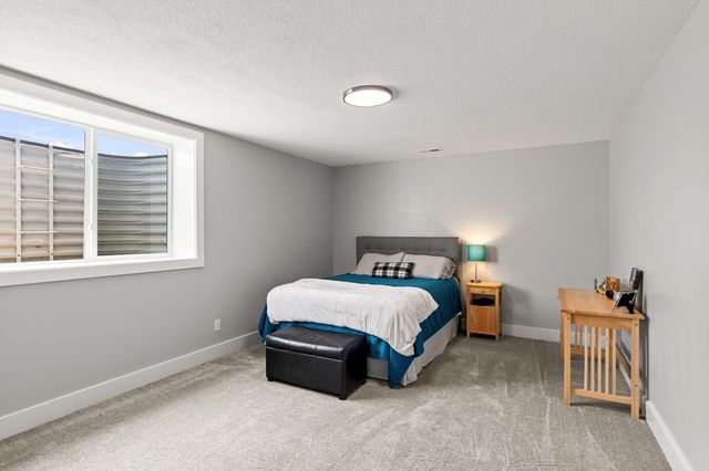 1914 Timberview Drive, Norwalk, IA 50211