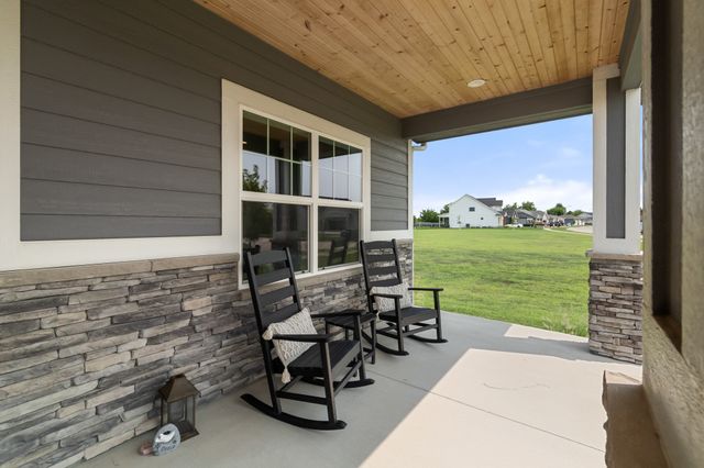 1914 Timberview Drive, Norwalk, IA 50211