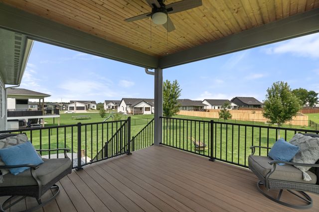 1914 Timberview Drive, Norwalk, IA 50211