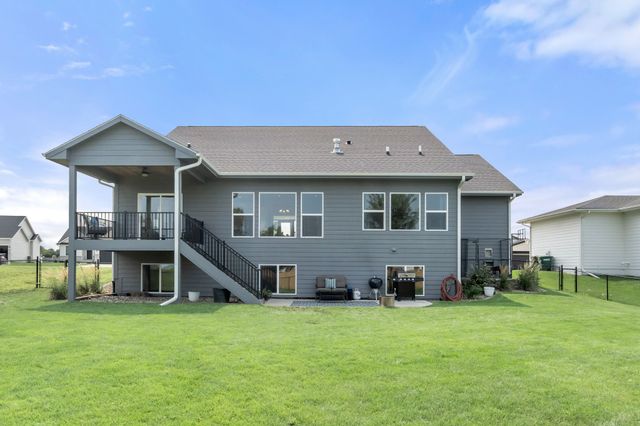 1914 Timberview Drive, Norwalk, IA 50211