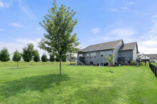 1914 Timberview Drive, Norwalk, IA 50211