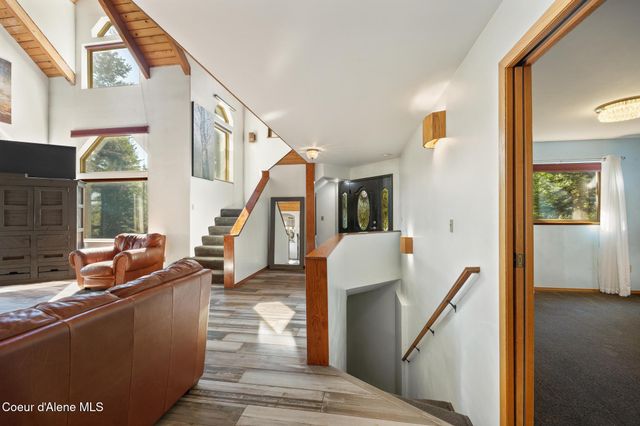 299 OAK TERRACE CREEK, Cocolalla, ID 83813