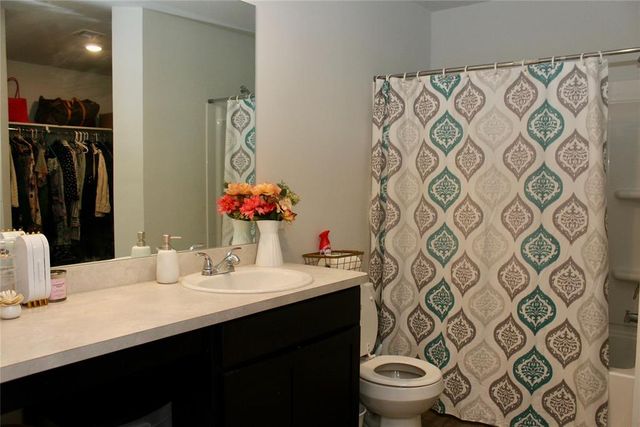 1201 N STALLION Drive, Guthrie, OK 73044