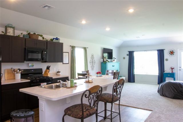 1201 N STALLION Drive, Guthrie, OK 73044