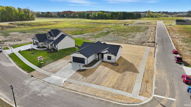 507 Caribou Crossing, Auburn, IN 46706