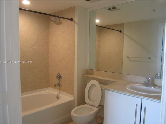 325 S Biscayne Blvd 4316, Miami, FL 33131