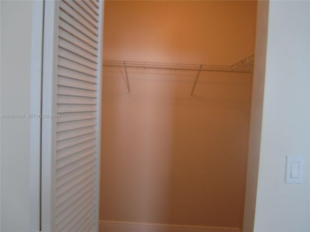 325 S Biscayne Blvd 4316, Miami, FL 33131
