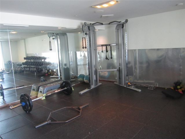 325 S Biscayne Blvd 4316, Miami, FL 33131