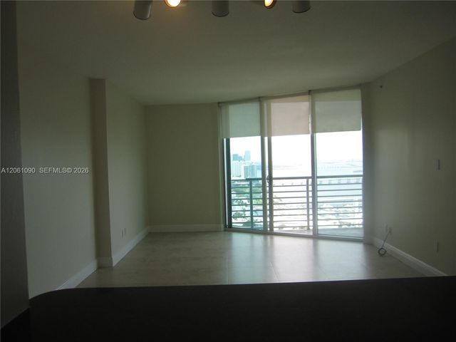 325 S Biscayne Blvd 4316, Miami, FL 33131