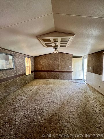 9998 Ray Avenue, Kingston, OK 73439