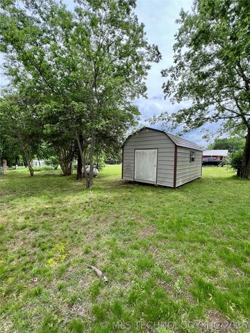 9998 Ray Avenue, Kingston, OK 73439