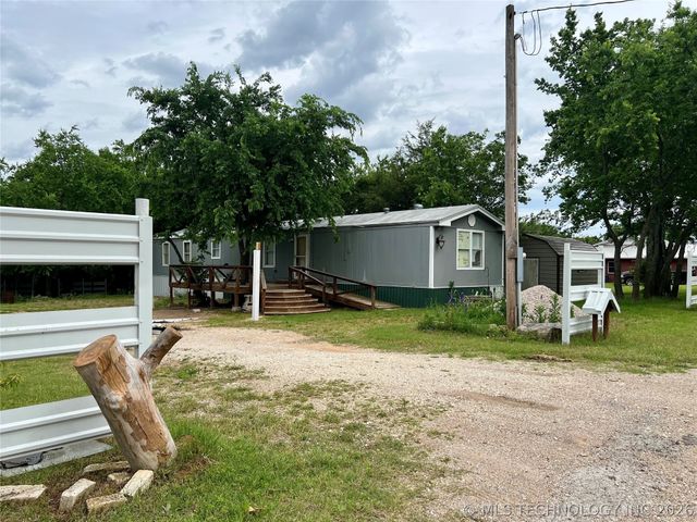 9998 Ray Avenue, Kingston, OK 73439