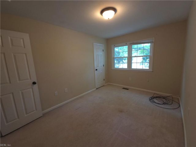274 Exeter RD, Newport News, VA 23602