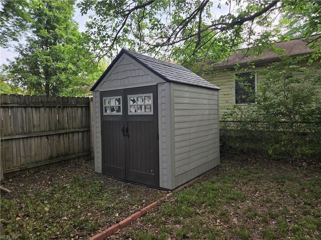 274 Exeter RD, Newport News, VA 23602