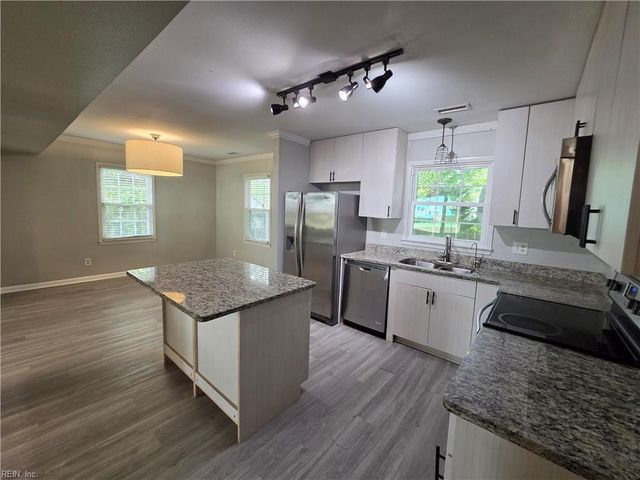 274 Exeter RD, Newport News, VA 23602