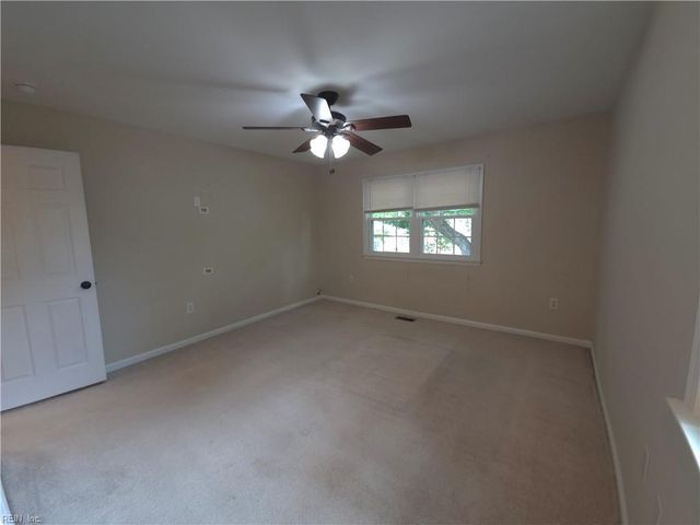 274 Exeter RD, Newport News, VA 23602