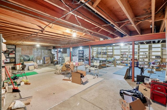 1272 Standish Way, Lexington, KY 40504