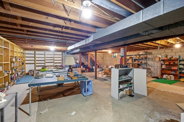 1272 Standish Way, Lexington, KY 40504