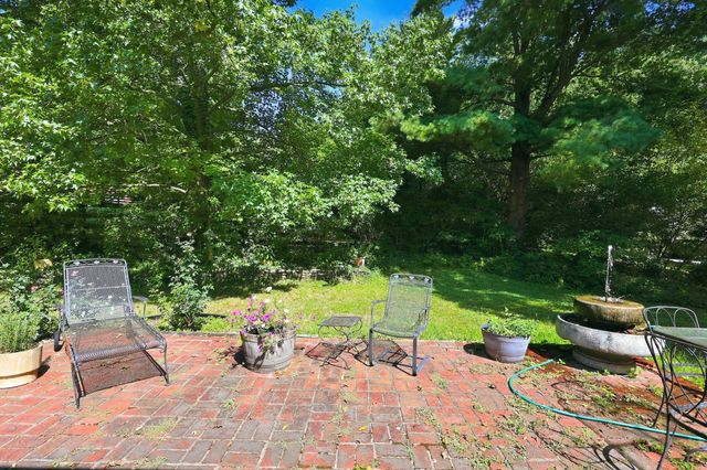 1272 Standish Way, Lexington, KY 40504