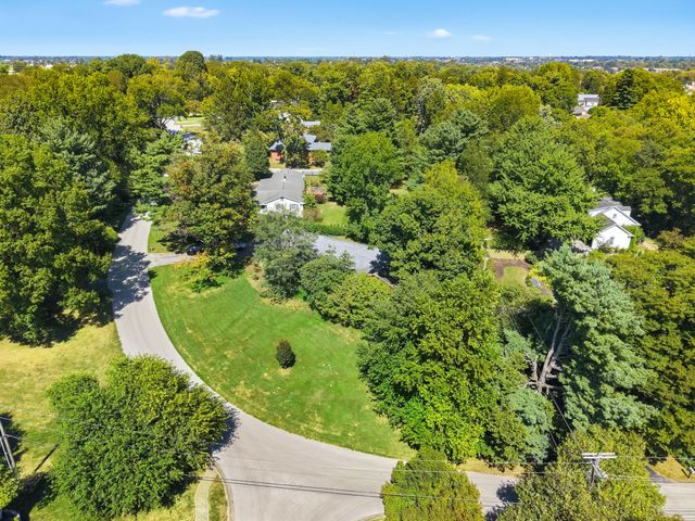 1272 Standish Way, Lexington, KY 40504