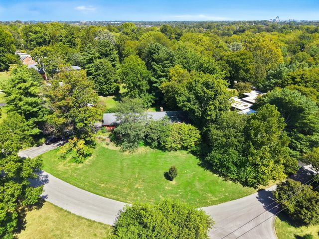 1272 Standish Way, Lexington, KY 40504