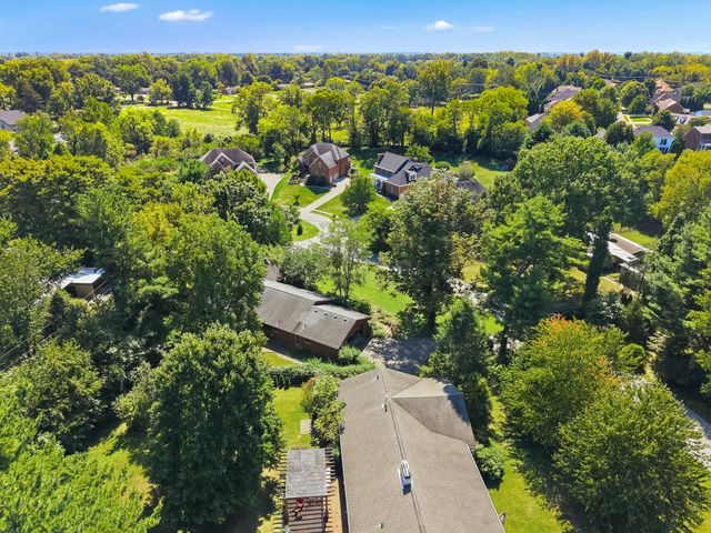 1272 Standish Way, Lexington, KY 40504