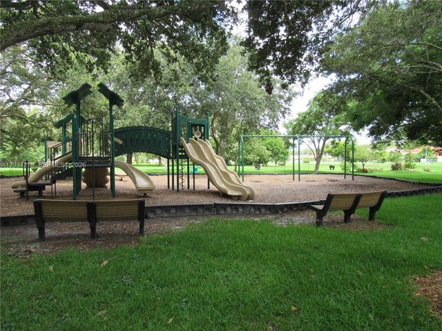 10255 Guatemala Street, Cooper City, FL 33026