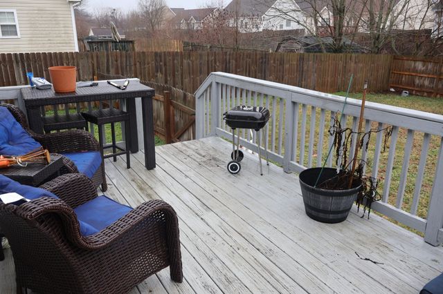 3632 Aurora Dr, Clarksville, TN 37040