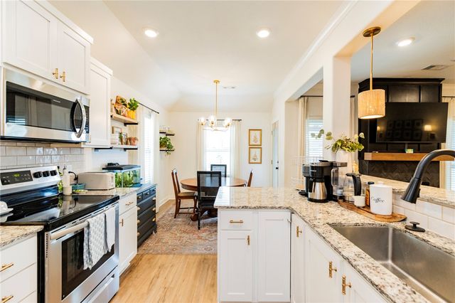 208 S Nightfall Avenue, Farmington, AR 72730