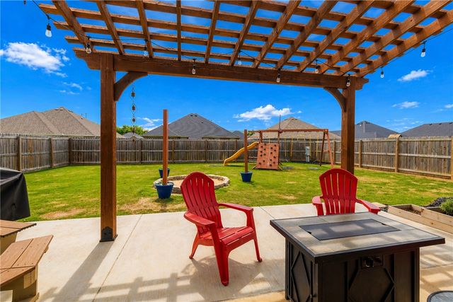 208 S Nightfall Avenue, Farmington, AR 72730