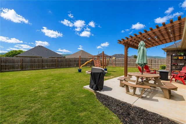 208 S Nightfall Avenue, Farmington, AR 72730