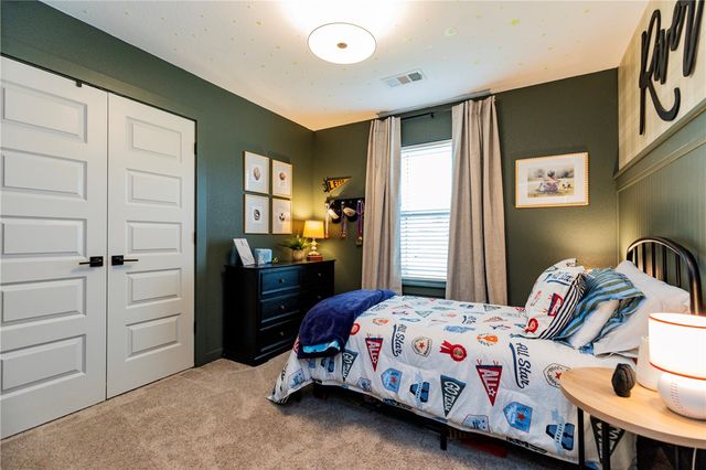 208 S Nightfall Avenue, Farmington, AR 72730