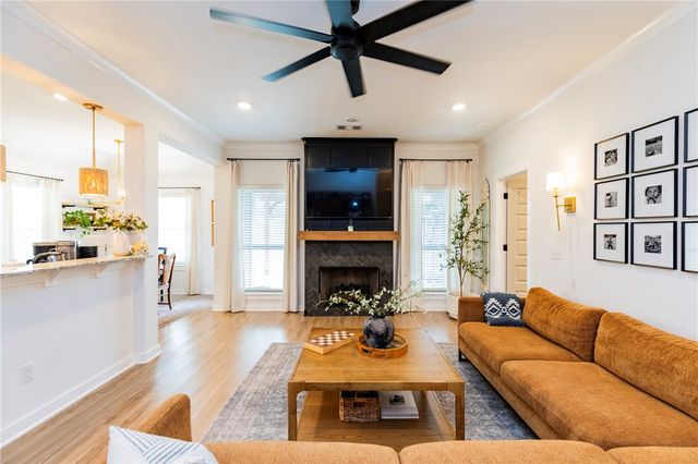 208 S Nightfall Avenue, Farmington, AR 72730